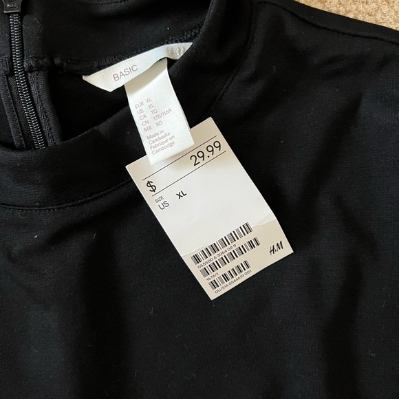 H&M basic black dress.. - Picture 2 of 4